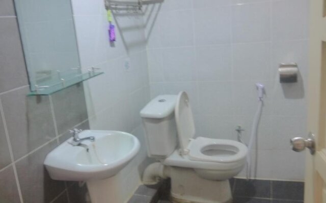 OYO 90010 Hotel Natalia Villa Inapan