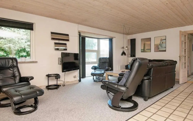 9 Person Holiday Home in Blavand