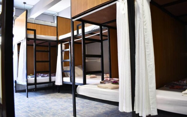 Harbor Hostel - Adults Only
