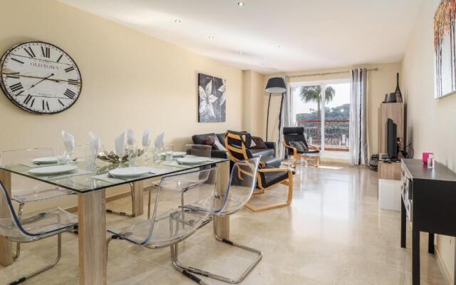 2174-Huge 3 bedrooms with terrace and pool