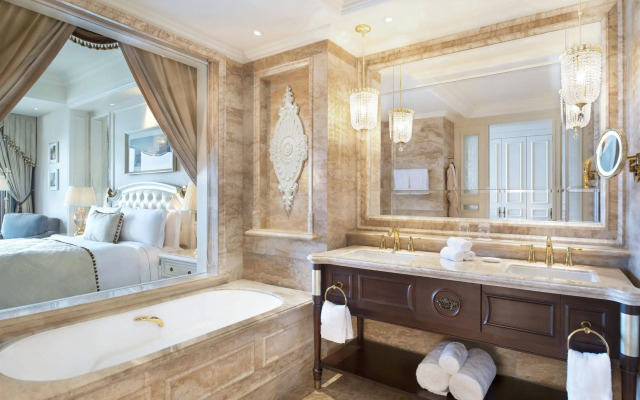The Castle Hotel, a Luxury Collection Hotel, Dalian