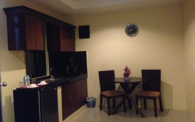 Poleng Suites Hotel