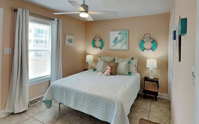 Mermaid Crossing by Carolina Retreats