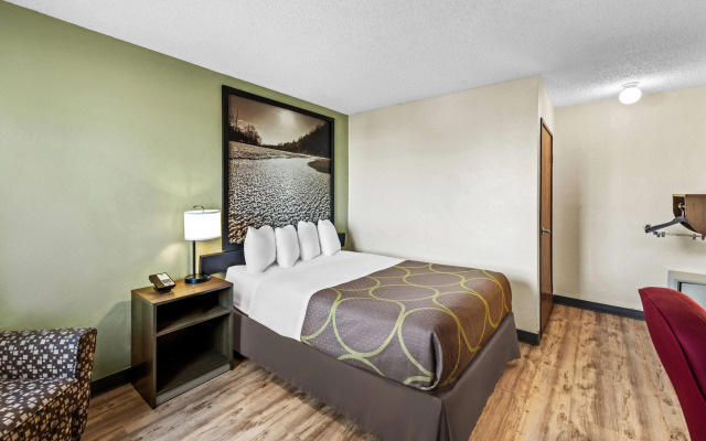 Super 8 by Wyndham Independence Kansas City