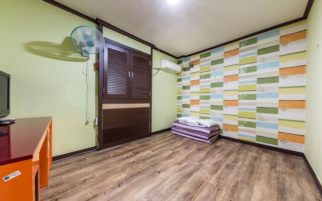 Gapyeong (Cheongpyeong) Theme