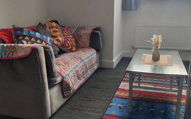 Charming 1-bed Loft Apartment in Romford