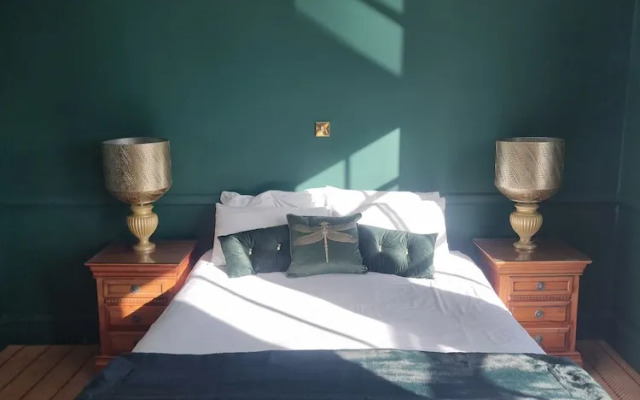 The Oak Hotel