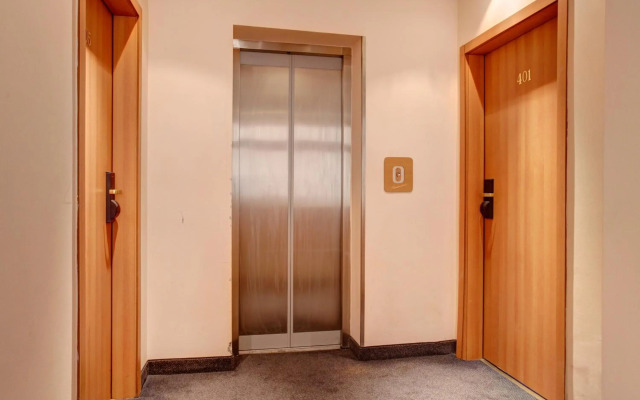 Central Plaza Hotel
