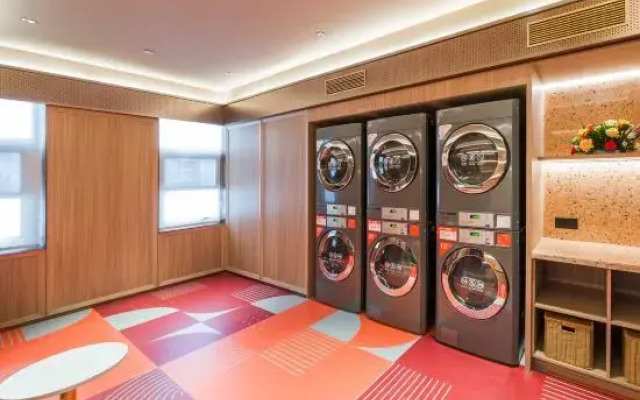 Orange Hotel (Dongying Qingfeng Lake)