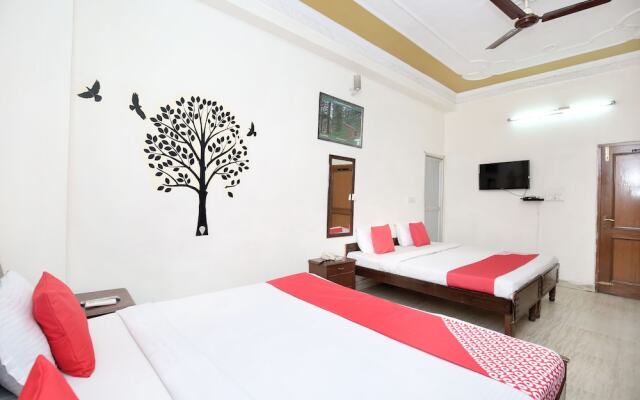 OYO 4738 Hotel Re-Birth