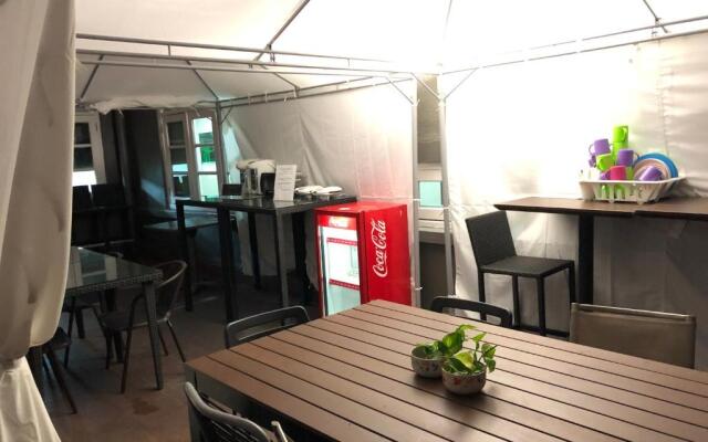 Snooze Inn Dickson Road - Hostel