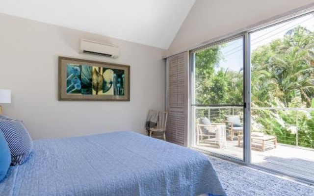 Byron Bay Accom 12 Childe Street, Byron Bay - Absolute Belongil Summerhouse – Guest Rooms – Byron Bay