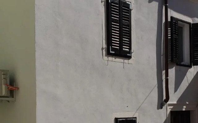 Stone wall apartments Izola