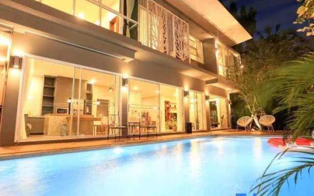 Private Pool Villa 6 Bedroom - Cloud Nine Villa
