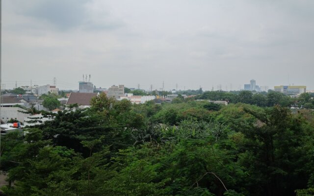 Comfort And Warm 2Br At Bassura City Apartment