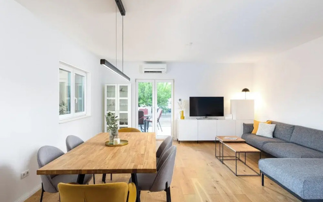Olive Leaf - Ground Floor Apartment
