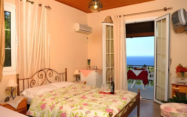 Fiore Hill Sea View Studios