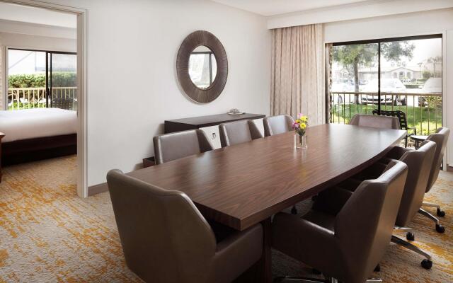 DoubleTree by Hilton Ontario Airport