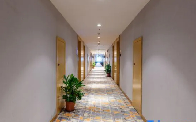 Yijia Hotel (Weizhou Convention and Exhibition Center Branch)