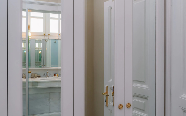 Noble Suites