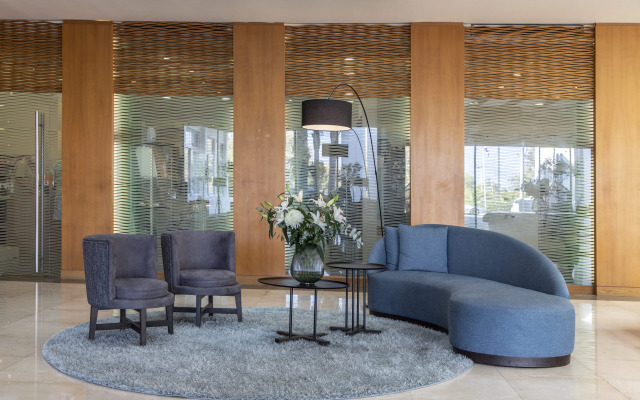 Eden Roc Resort Hotel