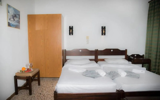 Harmony Hotel And Studios