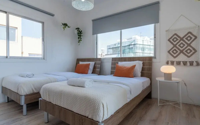 Citrus 3-BR Apt. & Balcony in Larnaca