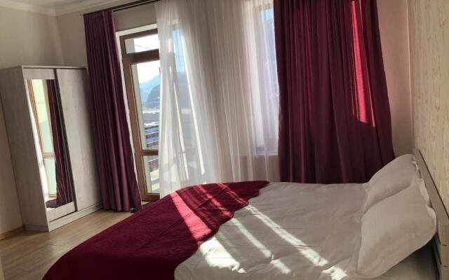 Wander Kazbegi Hotel