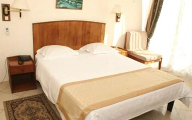 Retaj Moroni Hotel