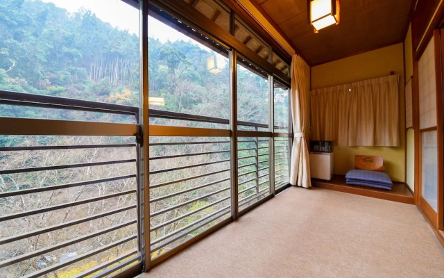 Takao Kinsuitei