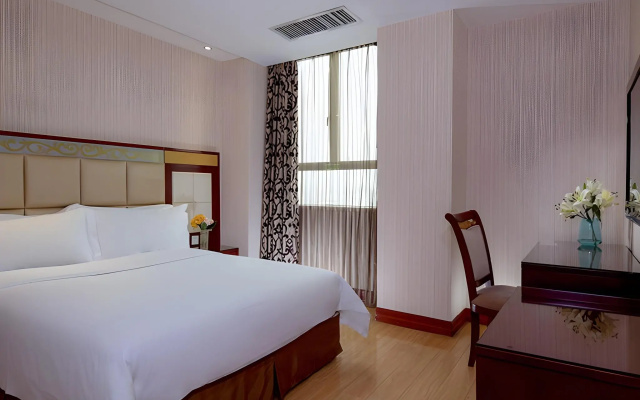 Vienna Hotel Shenzhen Pinghu Center Metro Station – Guest Rooms – Shenzhen
