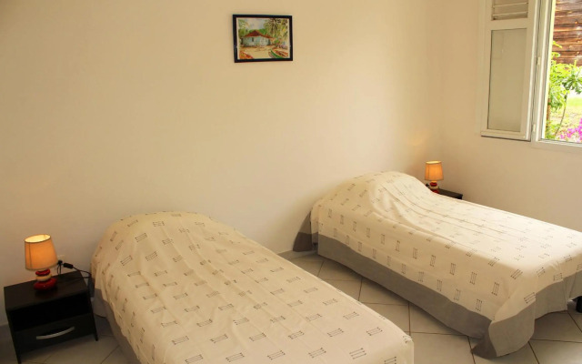 Villa with swimming pool close to the beach MQSL11