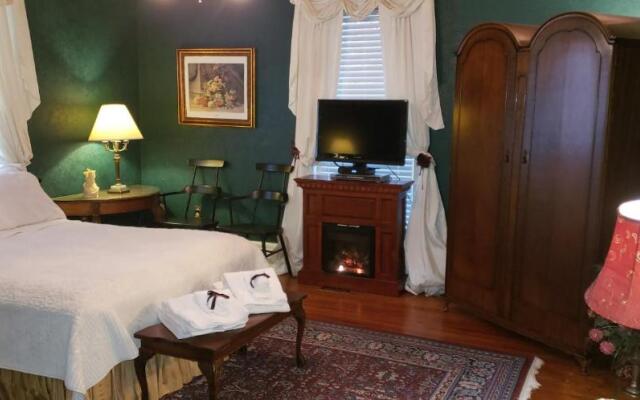 Montgomery Inn BnB
