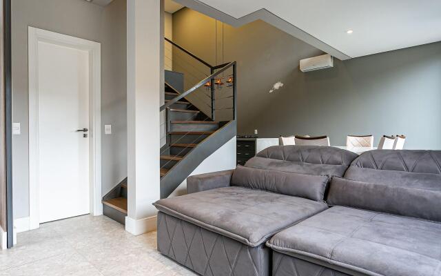 Apto moderno a 300m da praia Jurerê ELU313