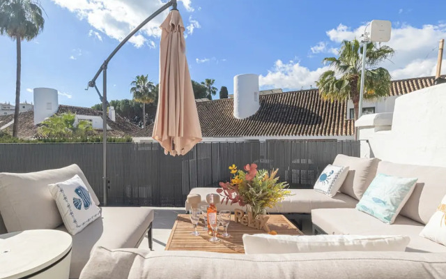 Puerto Banus Near La Sala By The Sea