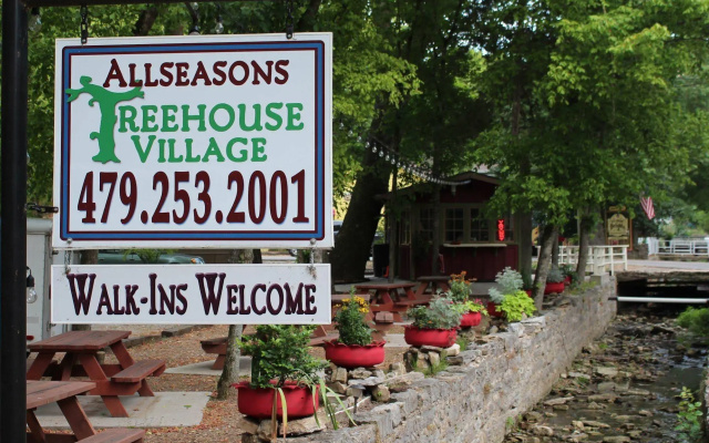 All Seasons Treehouse Village