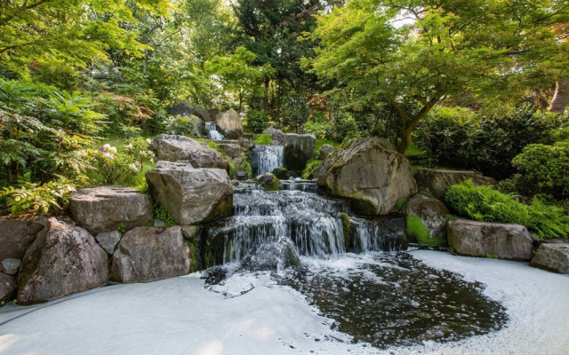 Upper Addison Gardens II by Onefinestay