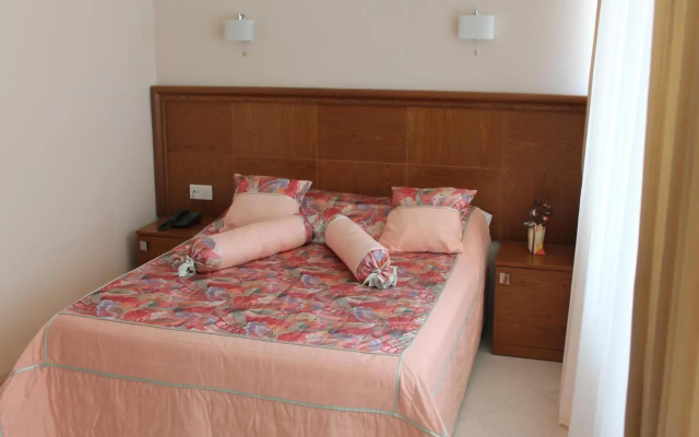 Ucem Hotel