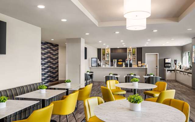 Microtel Inn & Suites Montreal Airport - Dorval QC