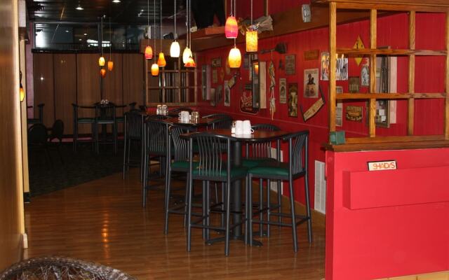 Gladstone Inn & Suites