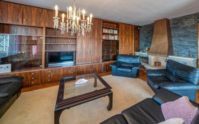 HomeHolidaysRentals Fragance Apartment