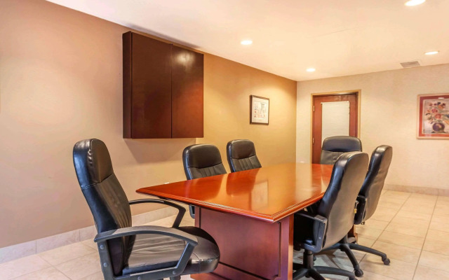 Quality Inn Near Seattle Premium Outlets Arlington