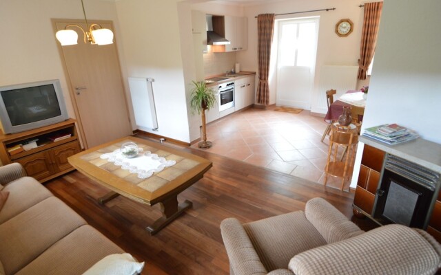 Peaceful Apartment in Plütscheid Eifel near Forest