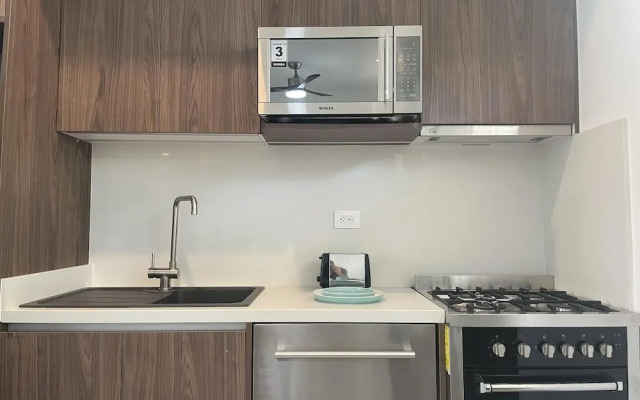 Magnificent Stylish Apartment Charming Private Terrace Wonderful Community Pool Amenities