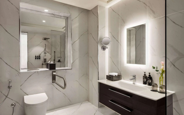 Wyndham Grand Doha West Bay Beach