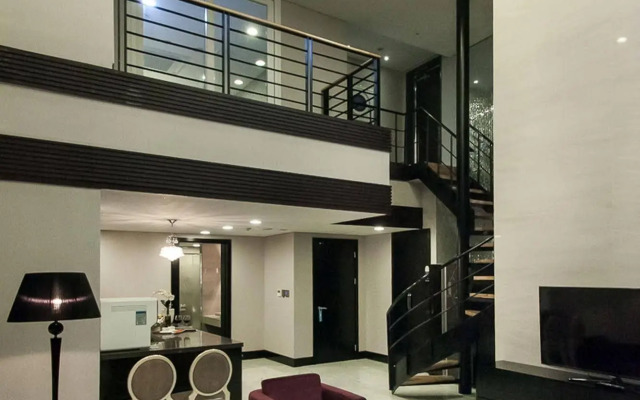 Pharos Hotel