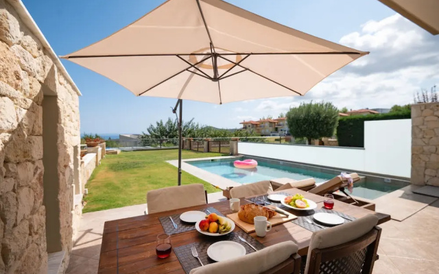 Sunny Villa Tria in Chaniotis