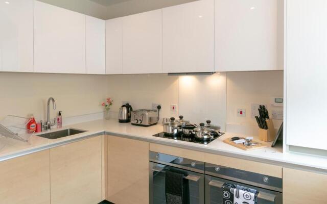 Addenbrookes Townhouse With Free Parking 5 Mins Walk To Trumpington And Papworth Hospitals And Sleeps 6