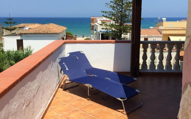 Apartment With 3 Bedrooms in Alcamo, With Wonderful sea View, Furnished Terrace and Wifi - 50 m From the Beach