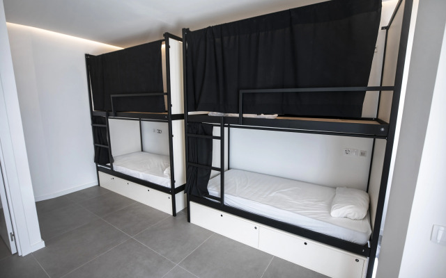 MYD Madriz Hostel